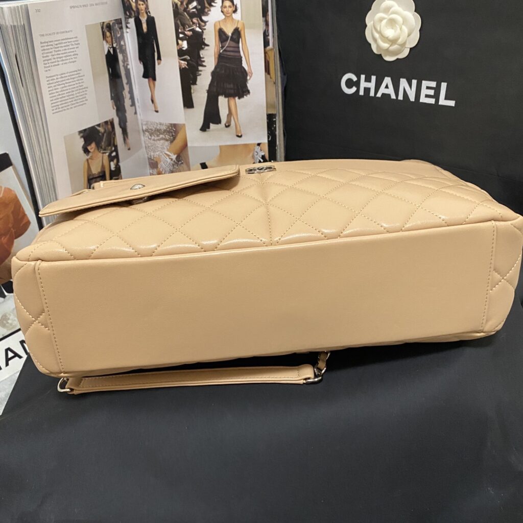 Chanel Calfskin Quilted Ultra Pocket Shopping Tote Navy AS3928 - 画像 (9)