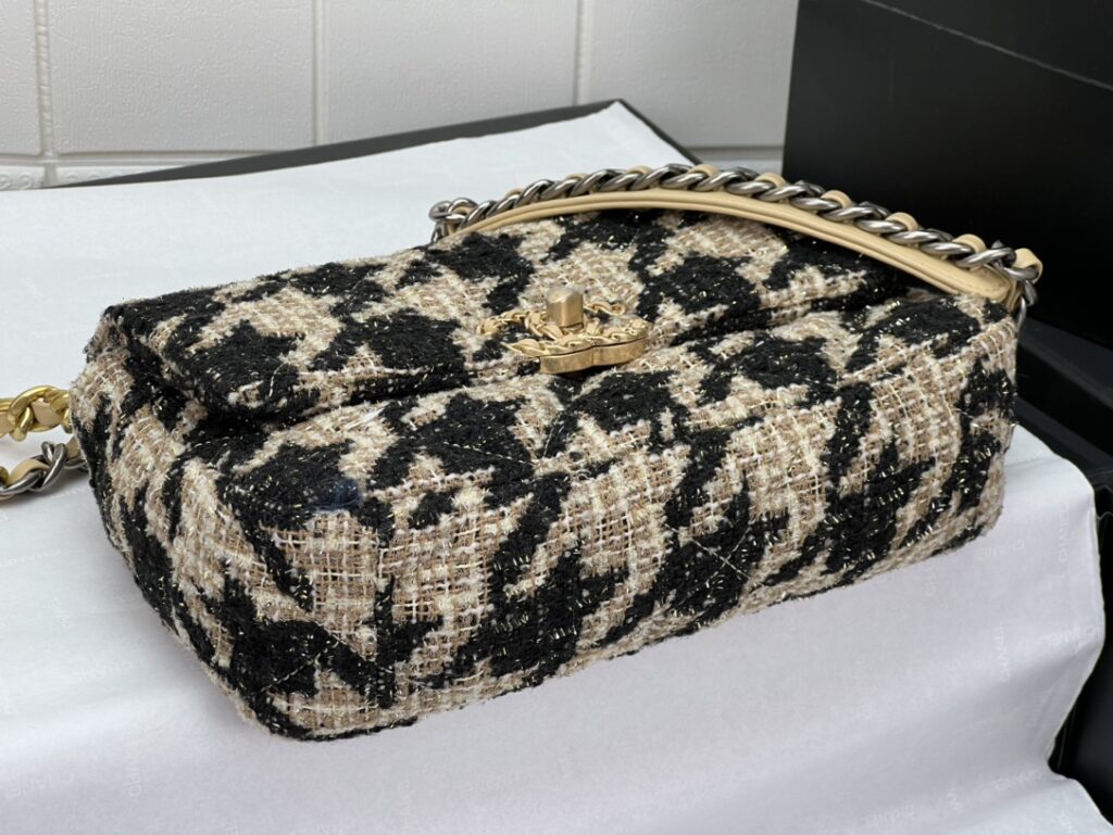 CHANEL 19 HANDBAG AS1161 - 画像 (6)