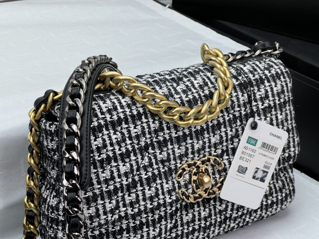 CHANEL 19 HANDBAG AS1161 - 画像 (8)