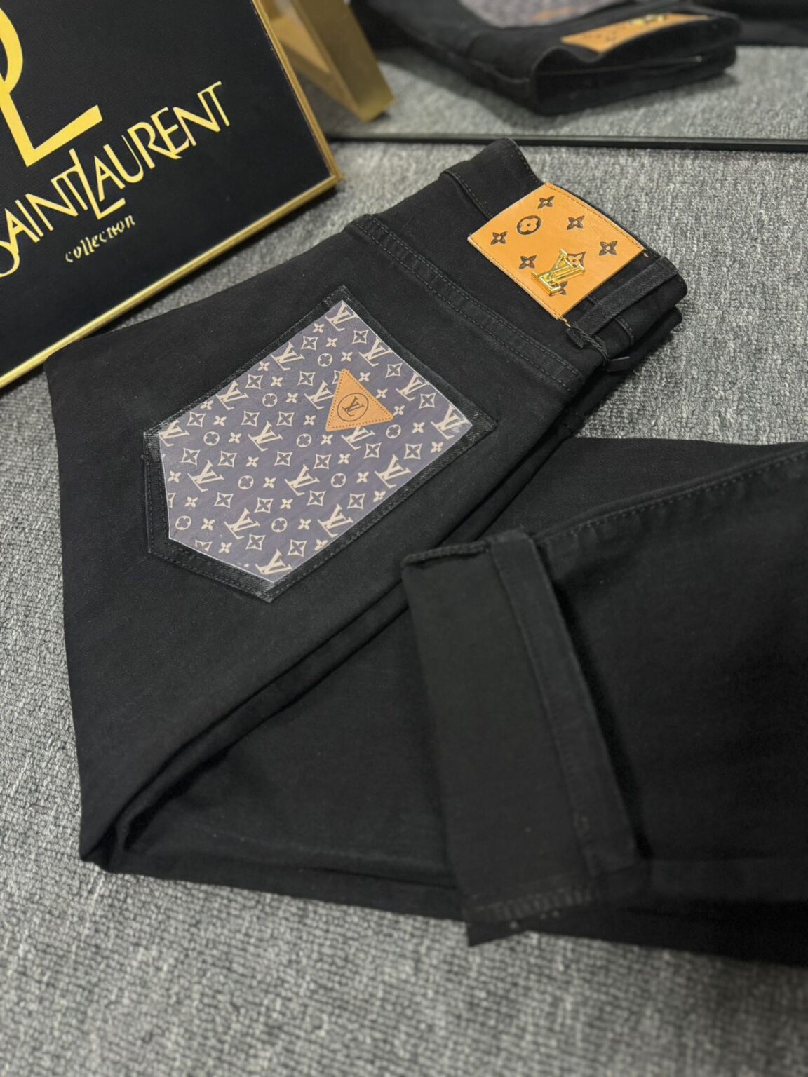LV Louis Vuitton刺繡入りのトレンディジーンズ 17 SS102439 - 画像 (3)