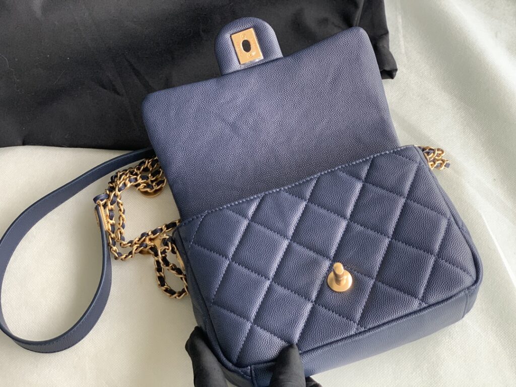 Chanel MINI CLASSIC FLAP BAG 3369 - 画像 (5)