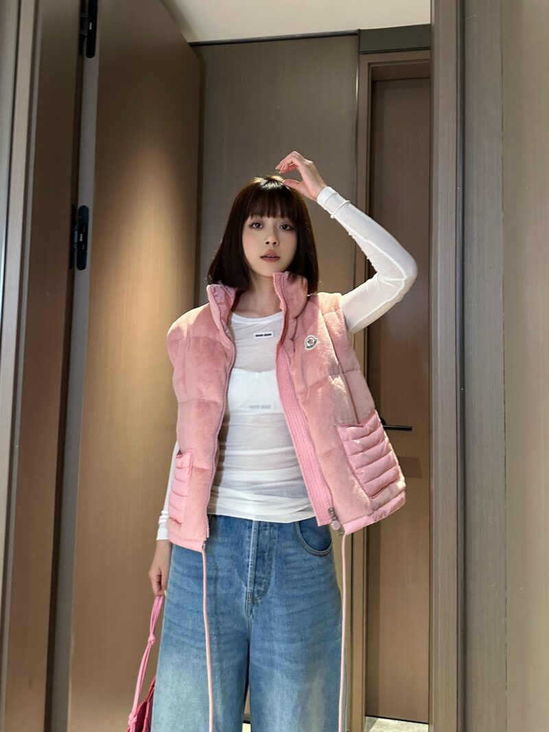 MONCLER ダウンベスト SS96781 - 画像 (4)
