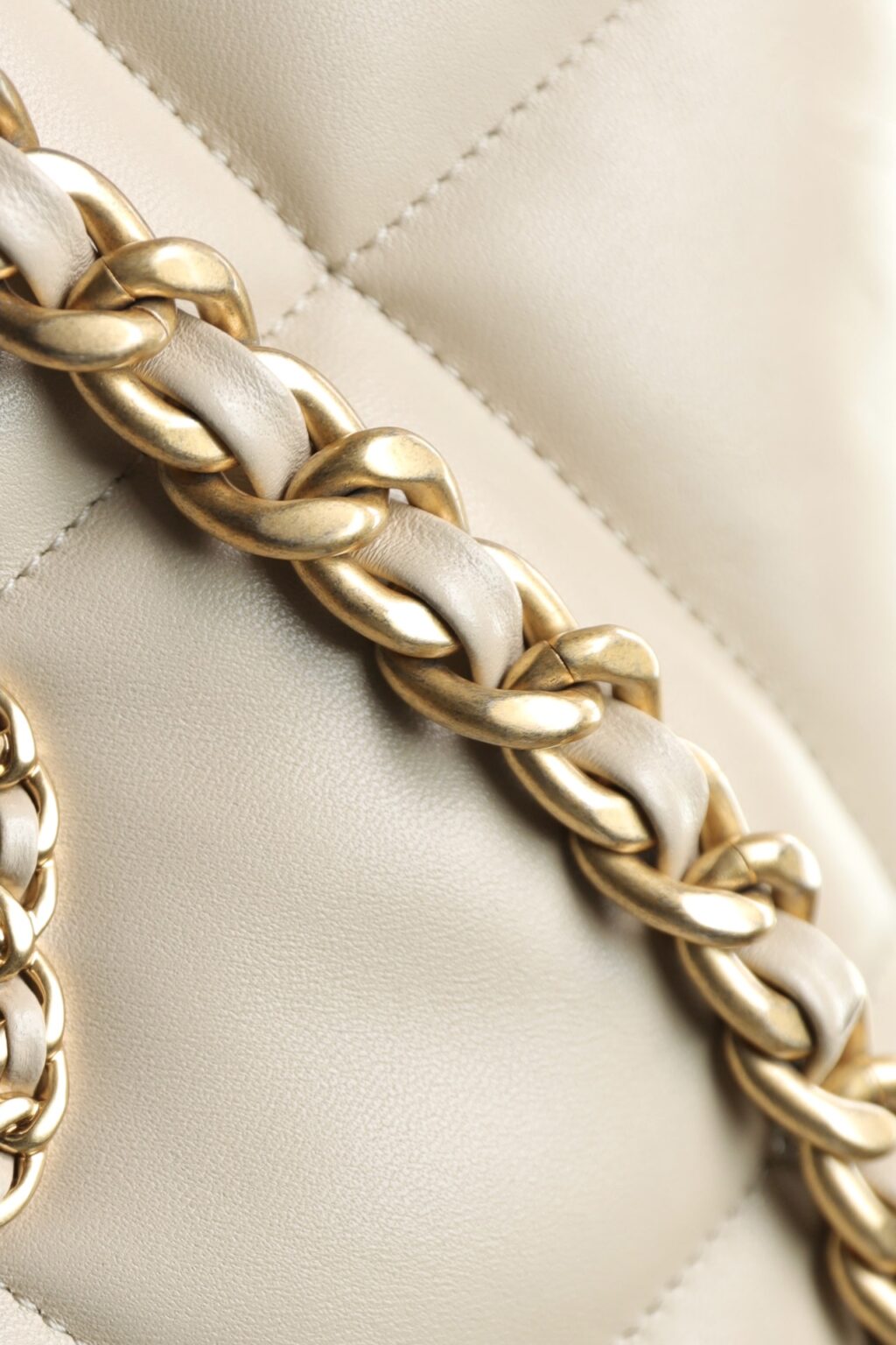 Chanel 19 AS1160 - 画像 (3)