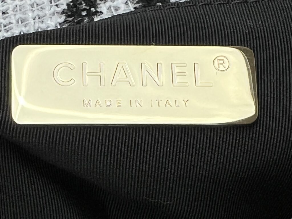 CHANEL 19 HANDBAG AS1161 - 画像 (4)