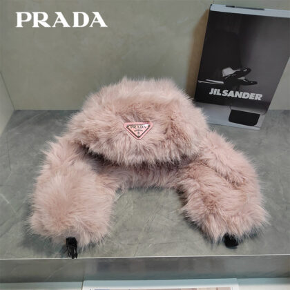 Prada綿毛の帽子19 SS97821