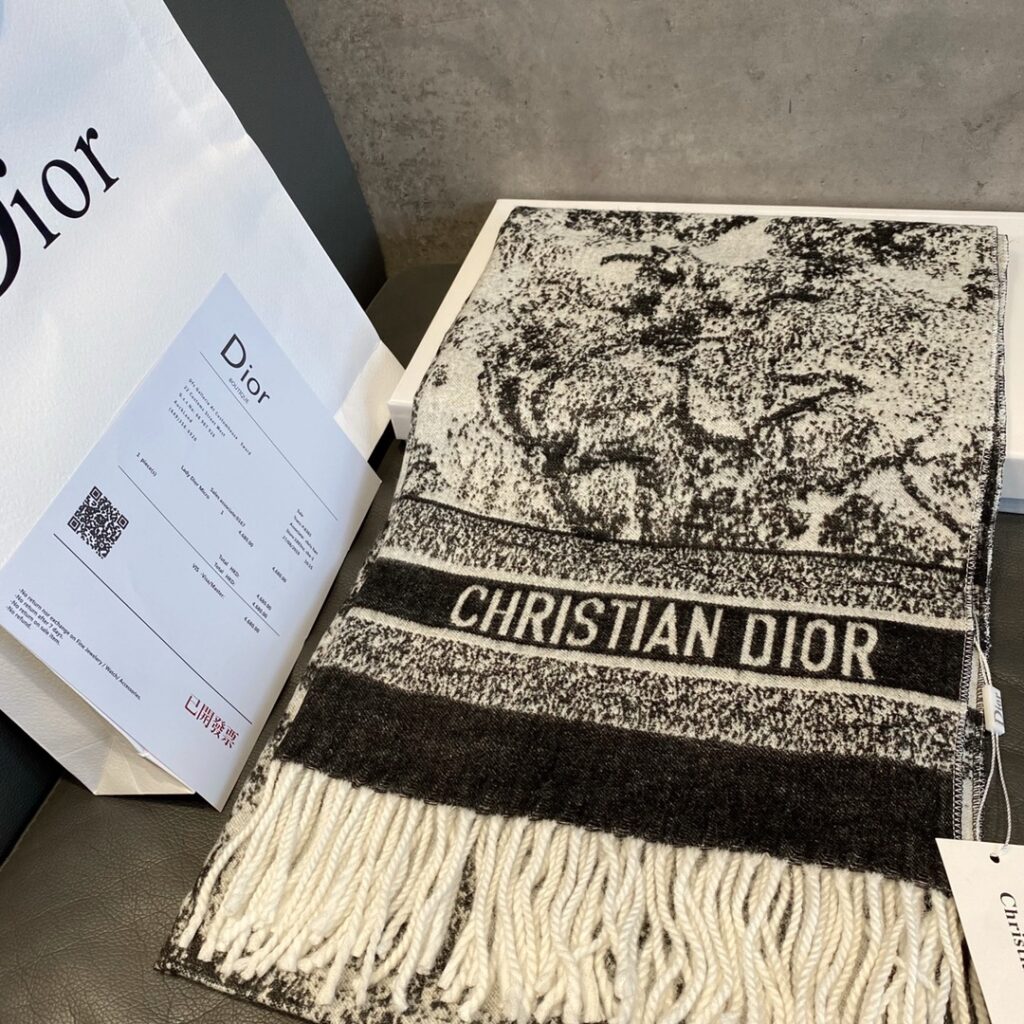 Dior（ディオール） リバーシブルスカーフ - 画像 (2)