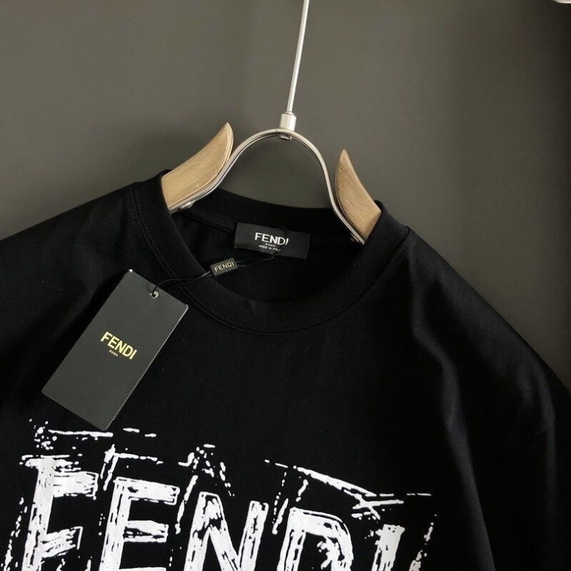 【FENDI公式旗艦店】 Tシャツ ご好評に付き再入荷！ - 画像 (6)