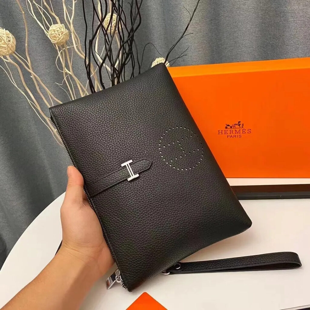 【HERMES 公式旗艦店】エルメス クラッチバッグ 当日出荷 好評に付き再入荷！28*18*3CM - 画像 (3)