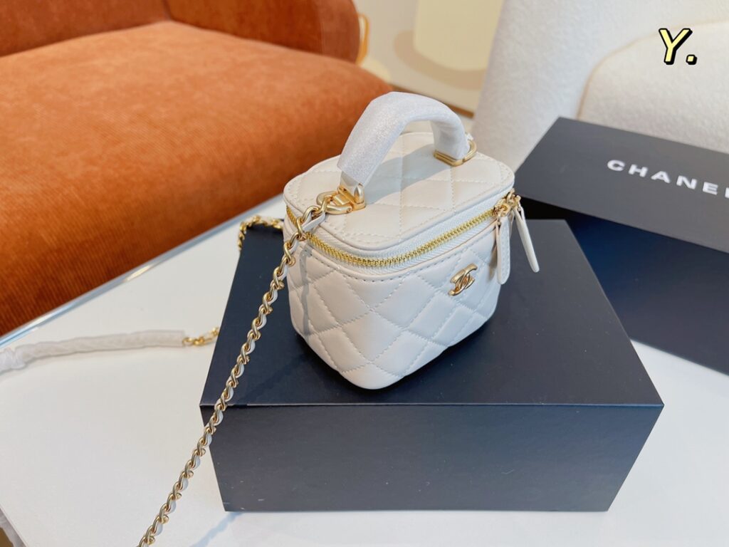 【Chanel 】【シャネル】ショルダーバッグ & クロスボディバッグ 10x7x9 cm - 画像 (8)