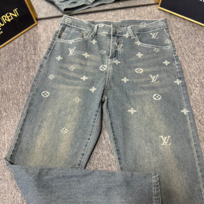 LV Louis Vuitton刺繡入りのトレンディジーンズ 07 SS102437