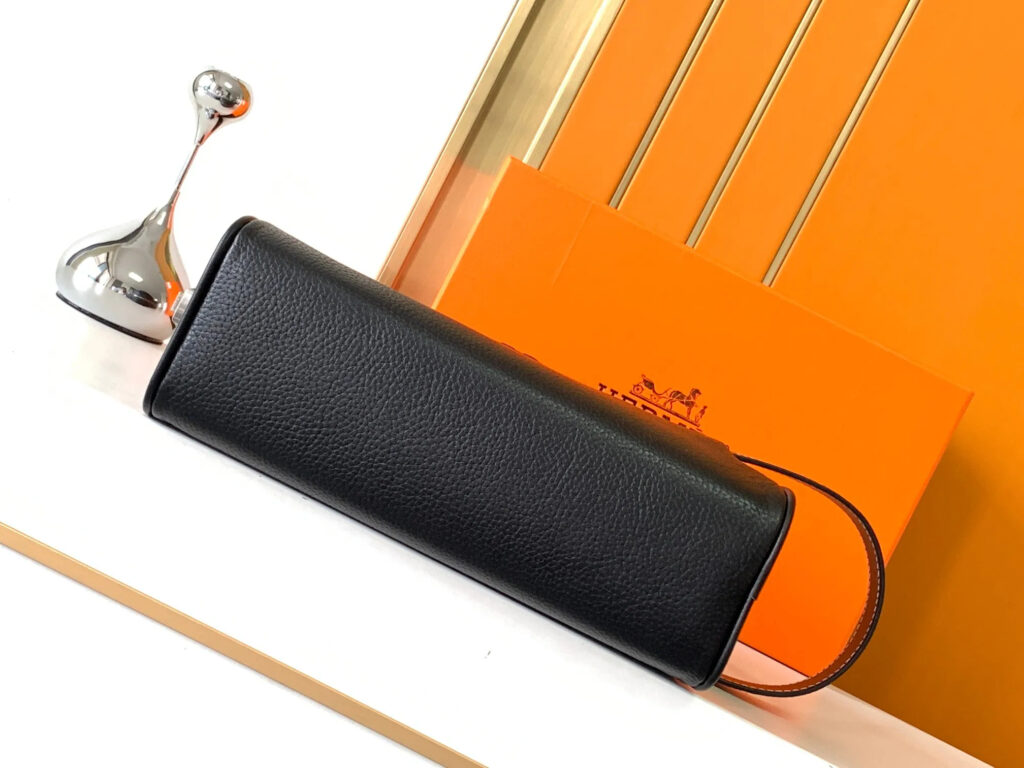 【HERMES 公式旗艦店】エルメス クラッチバッグ 当日出荷 好評に付き再入荷！27*15*10CM - 画像 (4)