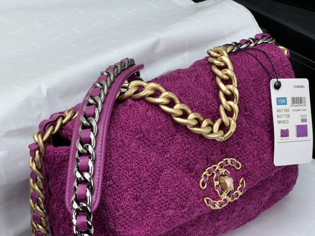 CHANEL 19 HANDBAG AS1161 - 画像 (18)