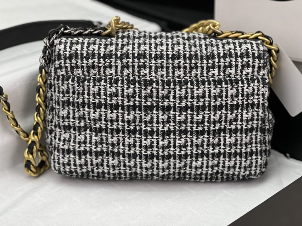 CHANEL 19 HANDBAG AS1161 - 画像 (5)