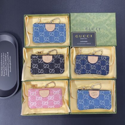 GUCCI 小銭入れ に飾りを付ける zm 94914