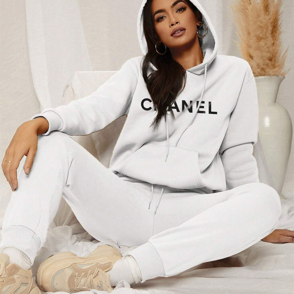 【 Chanel】シンプルなデザインがおしゃれな連名パーカーセットです - 画像 (9)