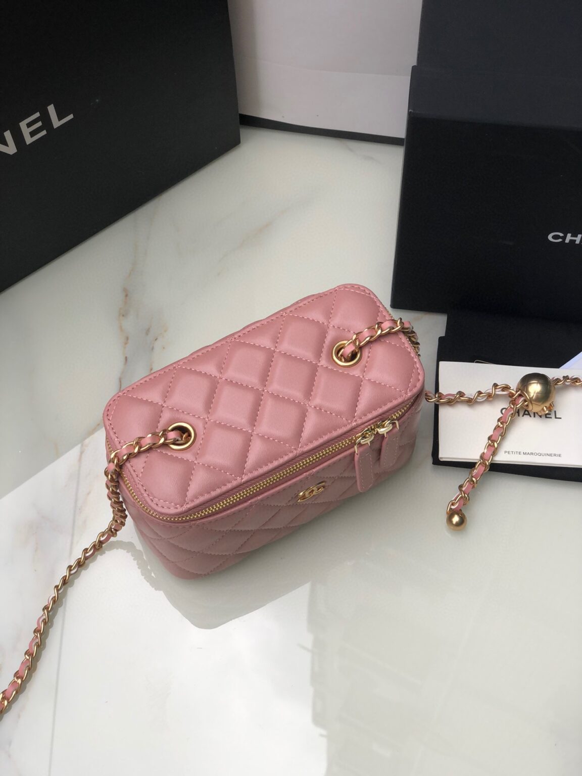 Chanel Classic Vanity 22C Bag with Chain AP2303 - 画像 (6)
