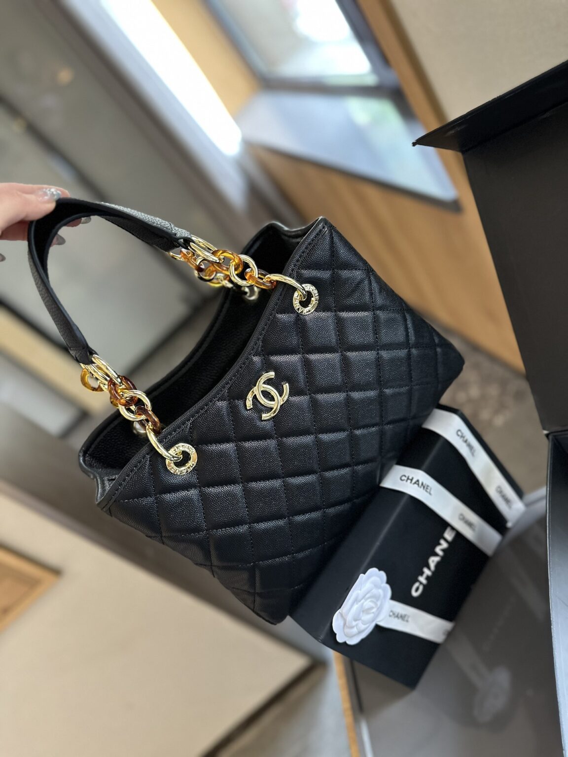 CHANEL 中世のダイヤモンド トートバッグ - 画像 (2)
