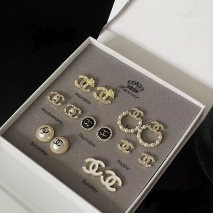 Chanel七日ピアス 💕（クリアランスセール10800円）