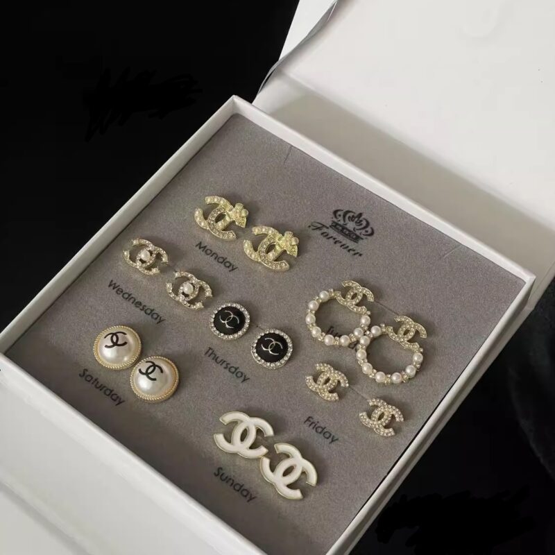 Chanel七日ピアス 💕（クリアランスセール10800円）