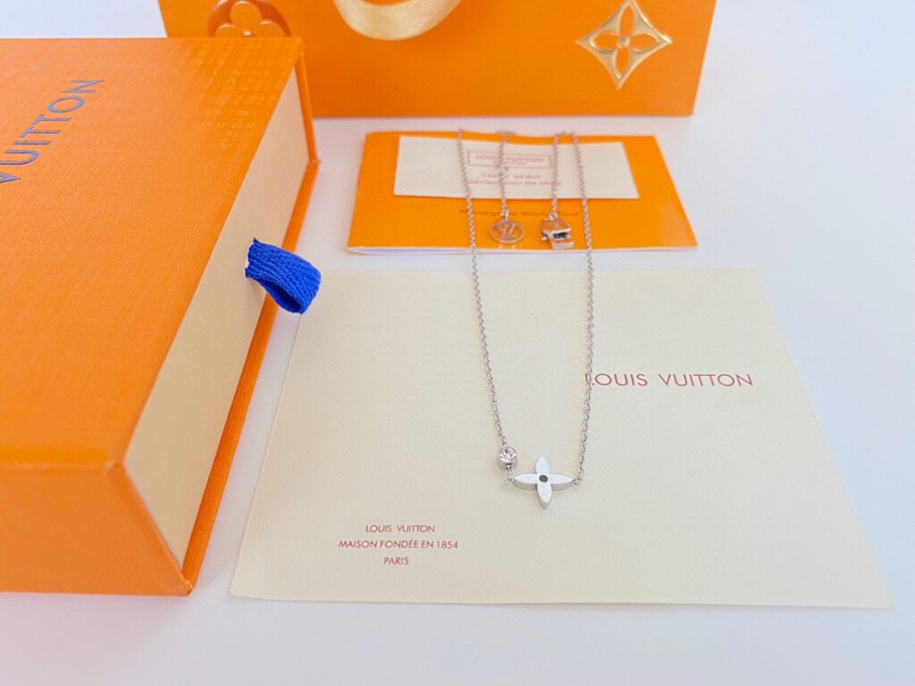 LOUIS VUITTON（ルイヴィトン） 四つ葉のクローバーネックレス - 画像 (3)
