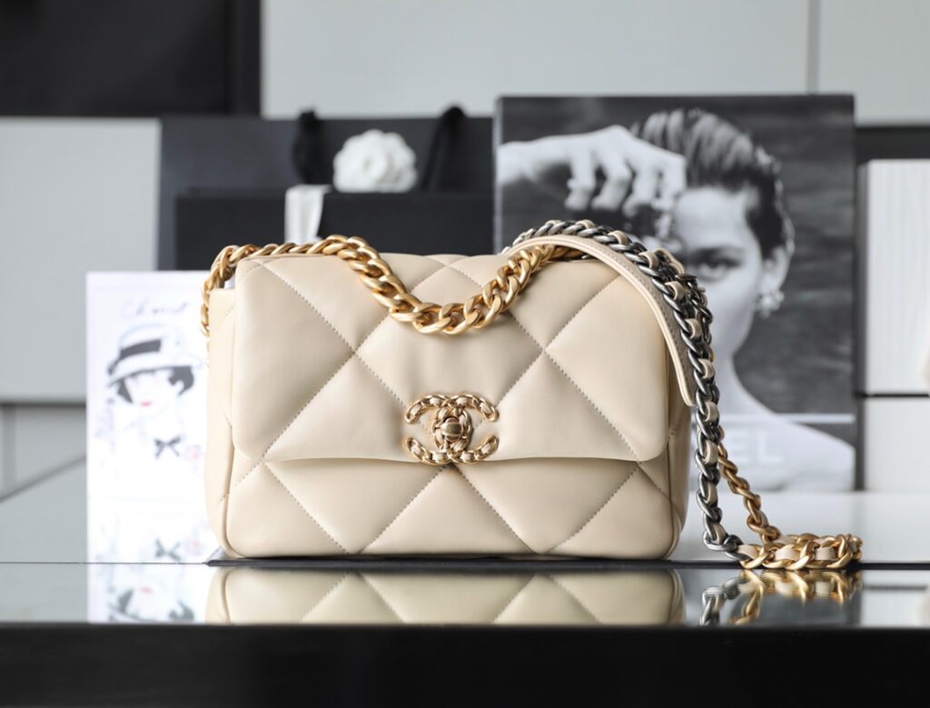 Chanel 19 AS1160 - 画像 (10)