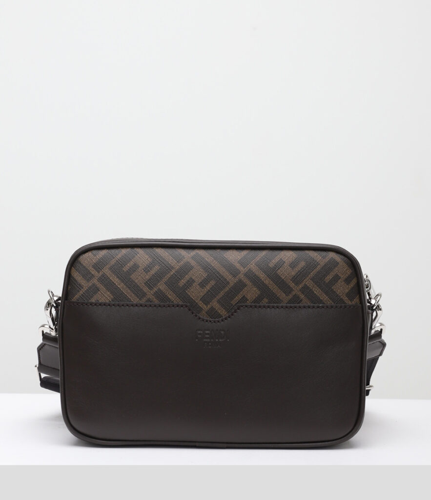 FENDI ブラウンFFファブリック バッグ カメラケース - 画像 (6)