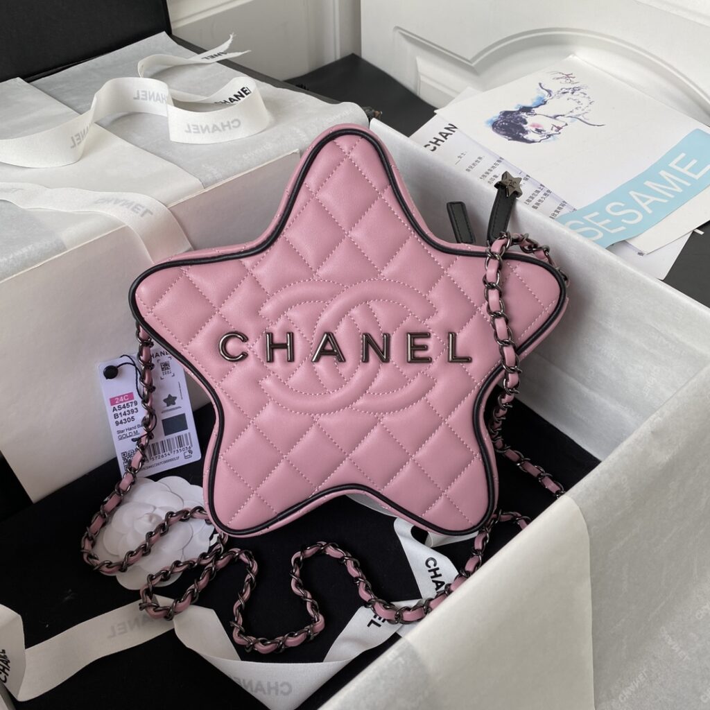 CHANEL 2024 Cruise CHANEL ☆STAR HANDBAG ☆AS4579 - 画像 (16)