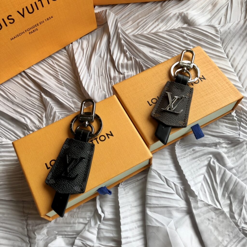 【Louis Vuitton 】（ルイヴィトン）ポルトクレ・クロッシュ クレ キーホルダー - 画像 (2)