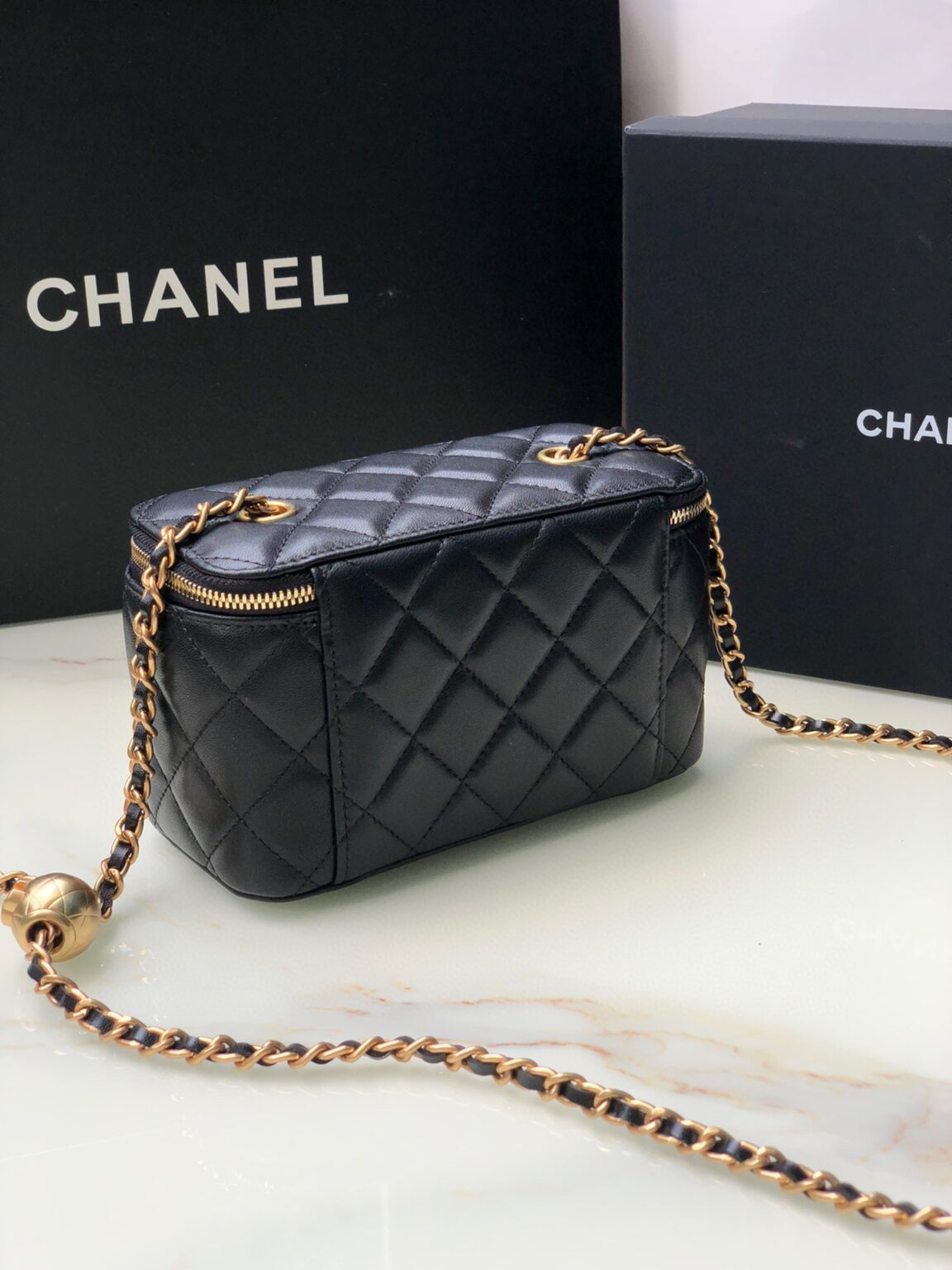 Chanel Classic Vanity 22C Bag with Chain AP2303 - 画像 (17)