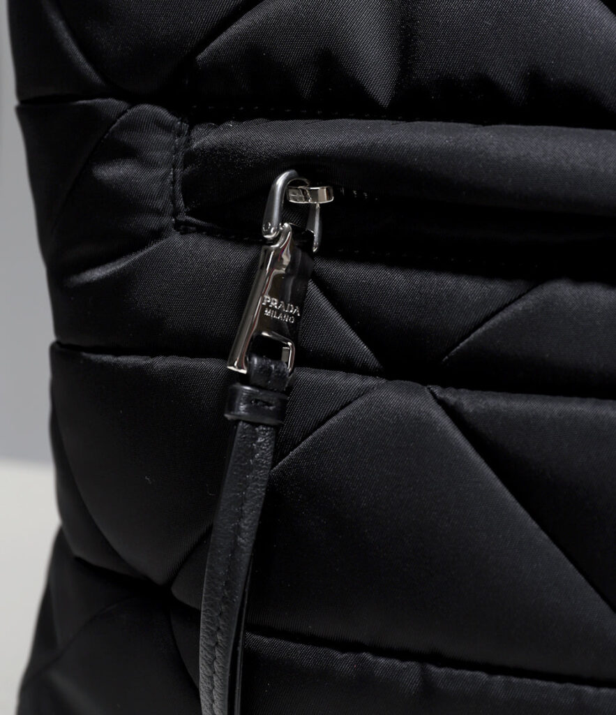 PRADA Re-Nylon ミディアム パデッドトートバッグ - 画像 (8)