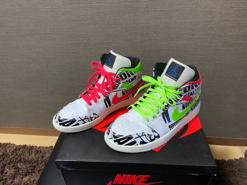 NIKE ナイキ AIR JORDAN 1 MID 'OVER-PRINT LOGOS' エア ジョーダン ワン ミッド "オーバー プリント ロゴス" メンズ スニーカー WHITE/BLACK-GREEN-RED ホワイト/ブラック-グリーン-レッド【海外展開 日本未入荷】 - 画像 (8)