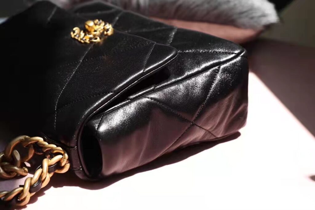 CHANEL 19 LARGE HANDBAG AS1161B0485294305 - 画像 (6)
