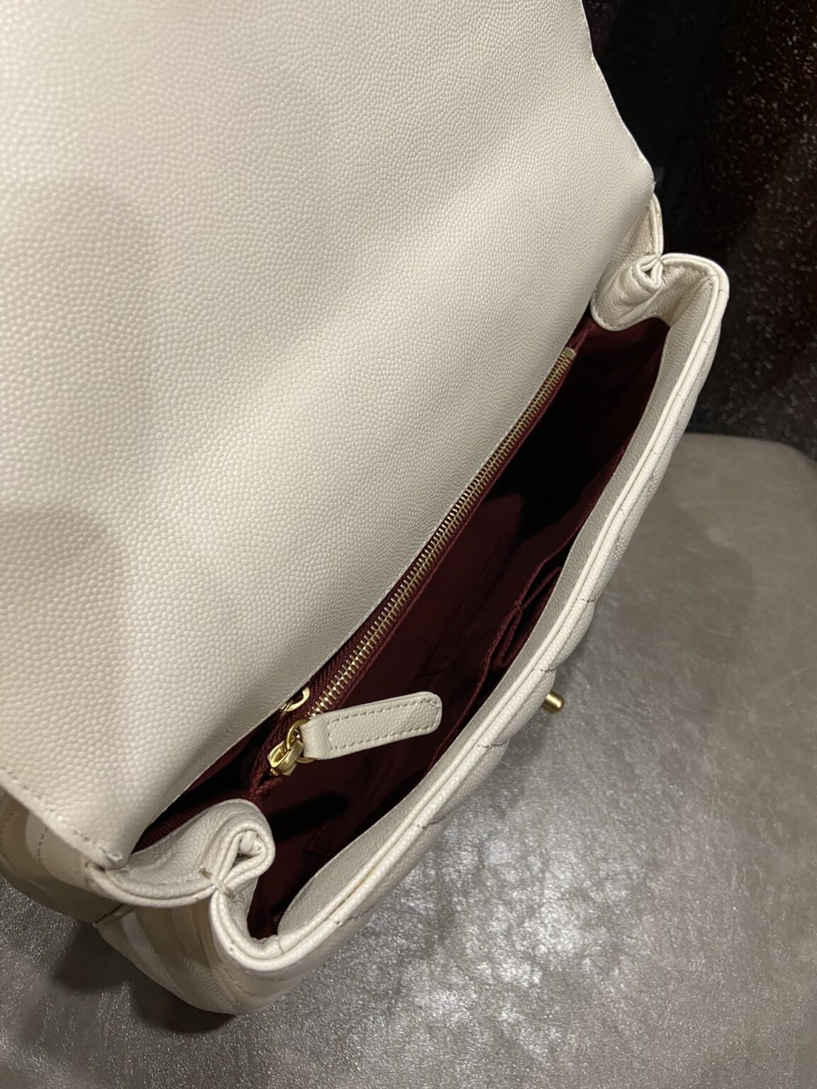 Chanel Cowhide handbag Large 92991 - 画像 (4)