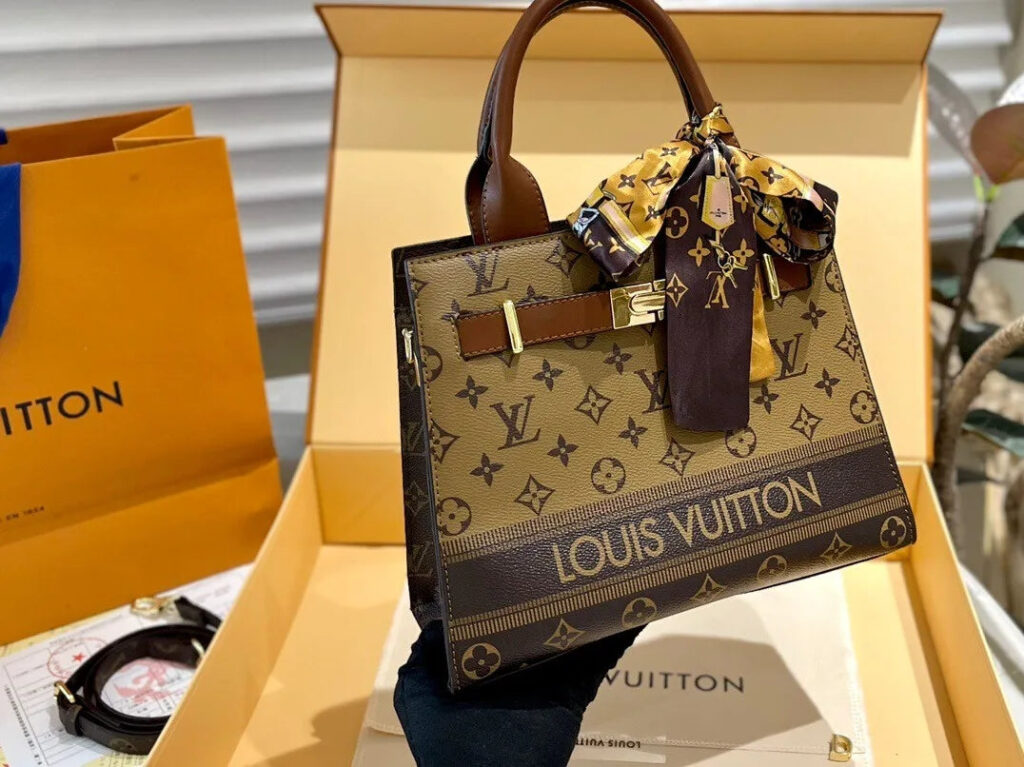 LOUIS VUITTON オンザゴー PM-1 - 画像 (6)