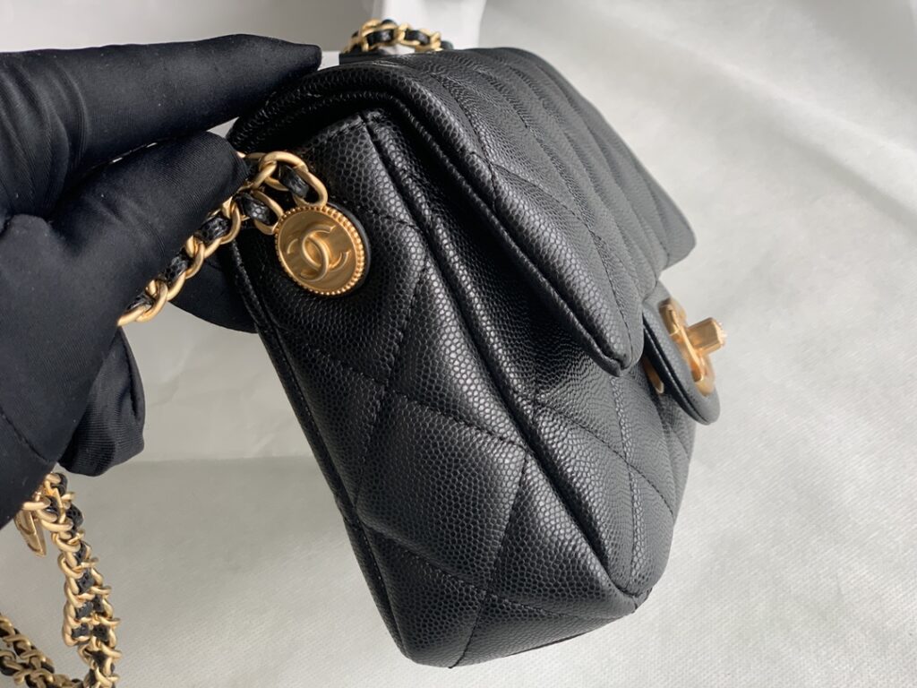 Chanel MINI CLASSIC FLAP BAG 3369 - 画像 (6)