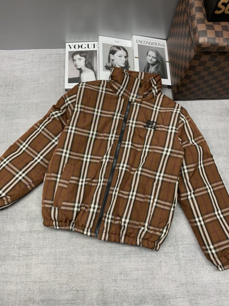 BURBERRYダウンジャケット SS96785 - 画像 (2)