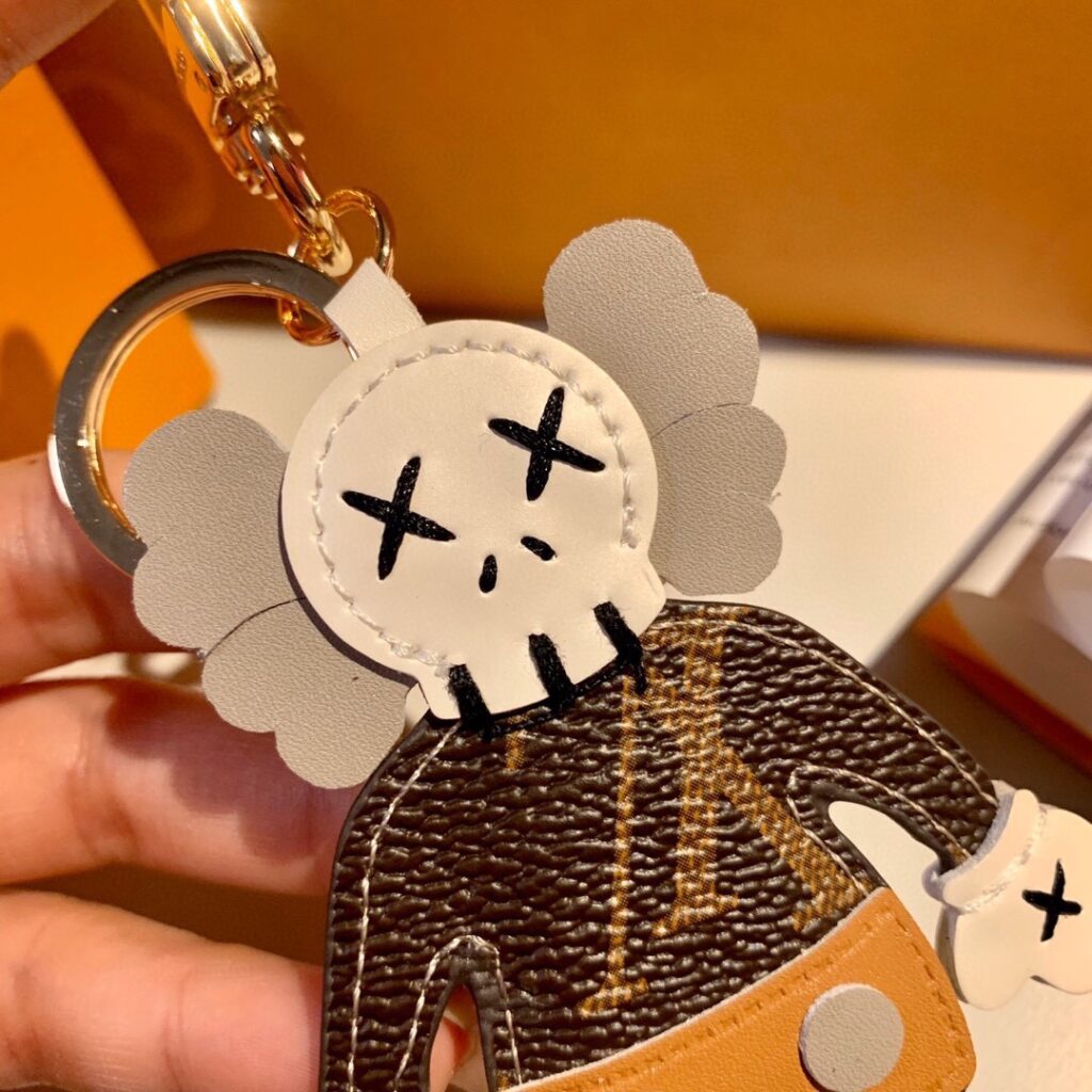 LOUIS VUITTON（ルイヴィトン）KAWS キーホルダー - 画像 (4)