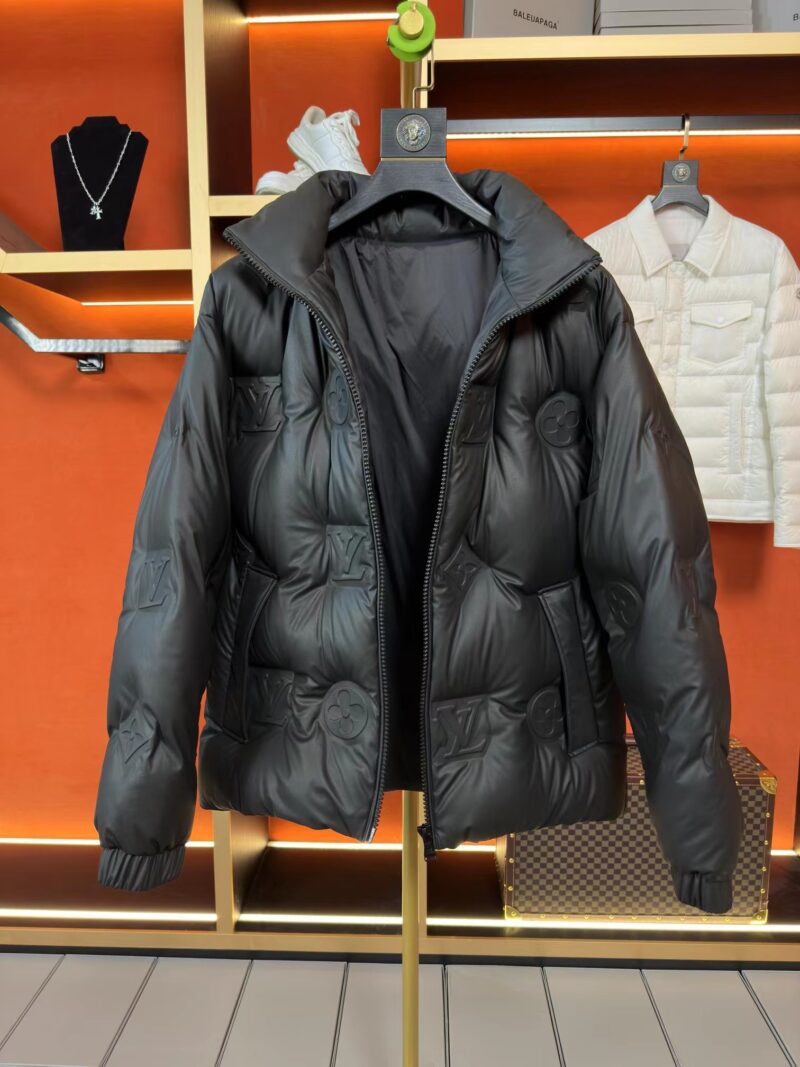 【LOUIS VUITTON】超人気 ダウンジャケット【全国送料無料】【即日出荷】 - 画像 (3)