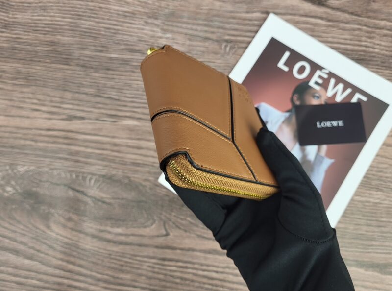 LOEWE 財布 4 zm 94920 - 画像 (2)