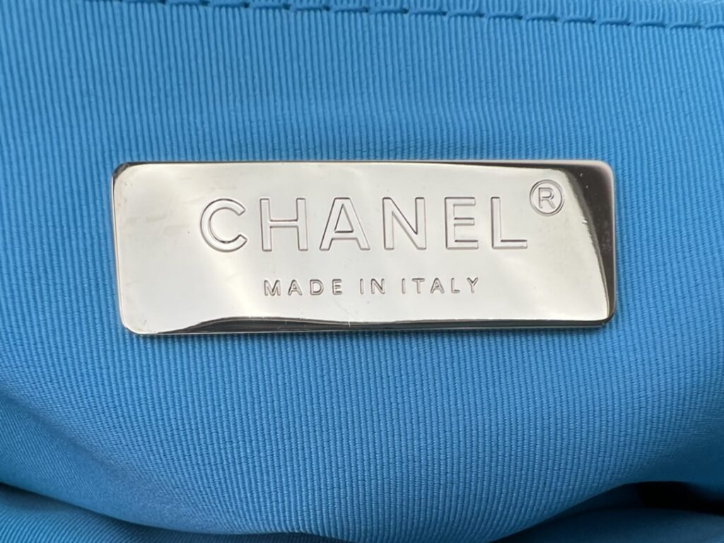 CHANEL 19 HANDBAG AS1161 - 画像 (4)