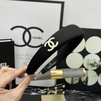 CHANELエレガントなサテンのヘッドバンド SS
