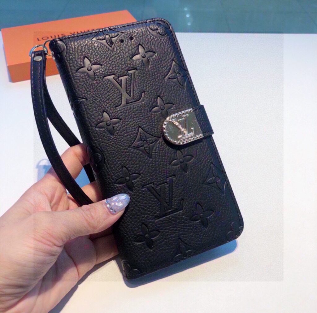 LV Louis Vuitton ブラック きんぞく 大柄モノグラム エンボス加工 電話ケース zm