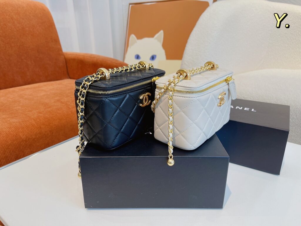 【Chanel 】【シャネル】ショルダーバッグ & クロスボディバッグ 17x8x11 cm - 画像 (4)