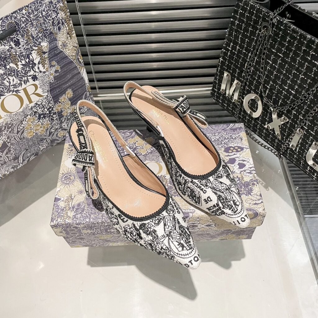 DIOR 新作刺繍ハイヒール 05zm 95759