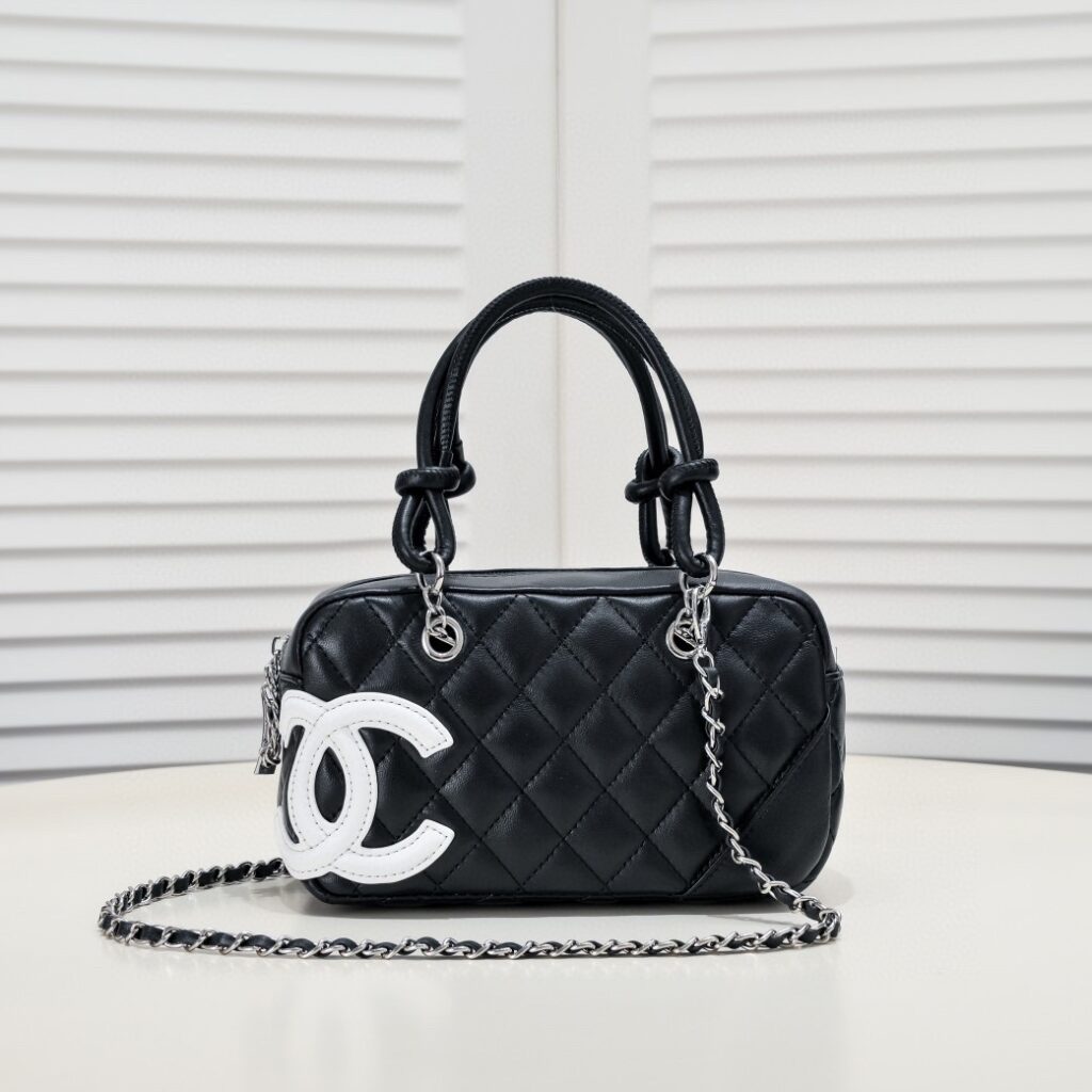 CHANEL A9117 SMALL bowling bag - 画像 (13)