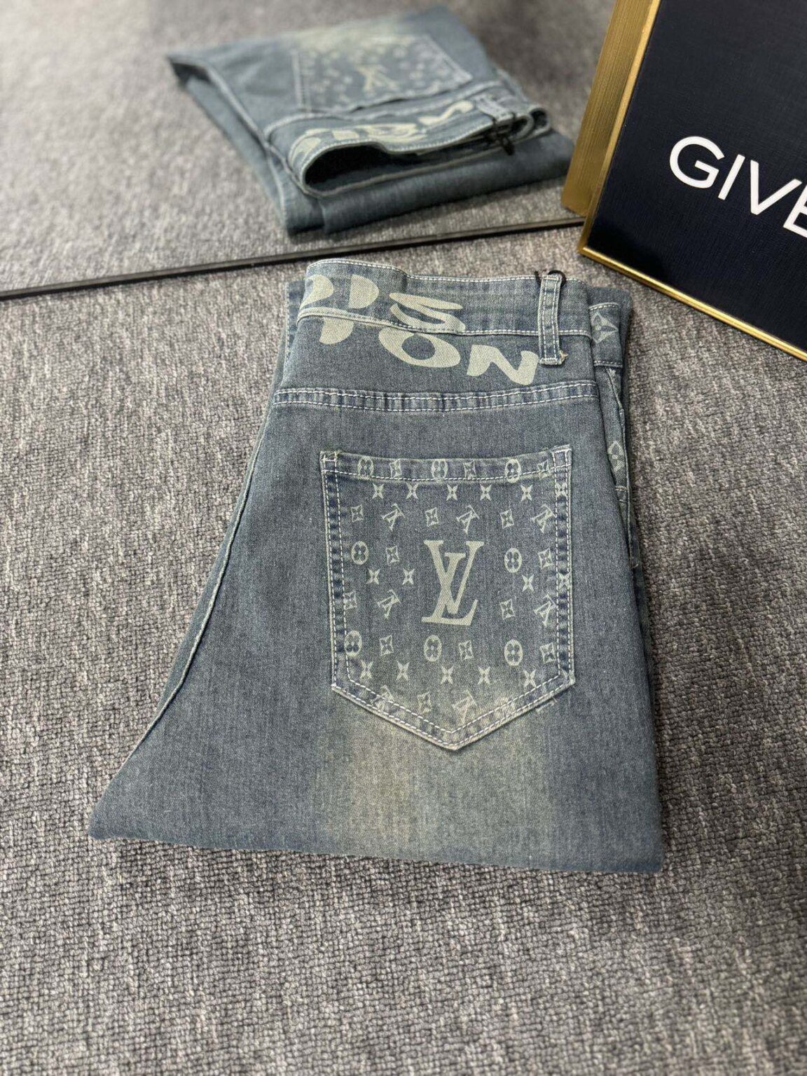 LV Louis Vuitton刺繡入りのトレンディジーンズ 07 SS102437 - 画像 (4)