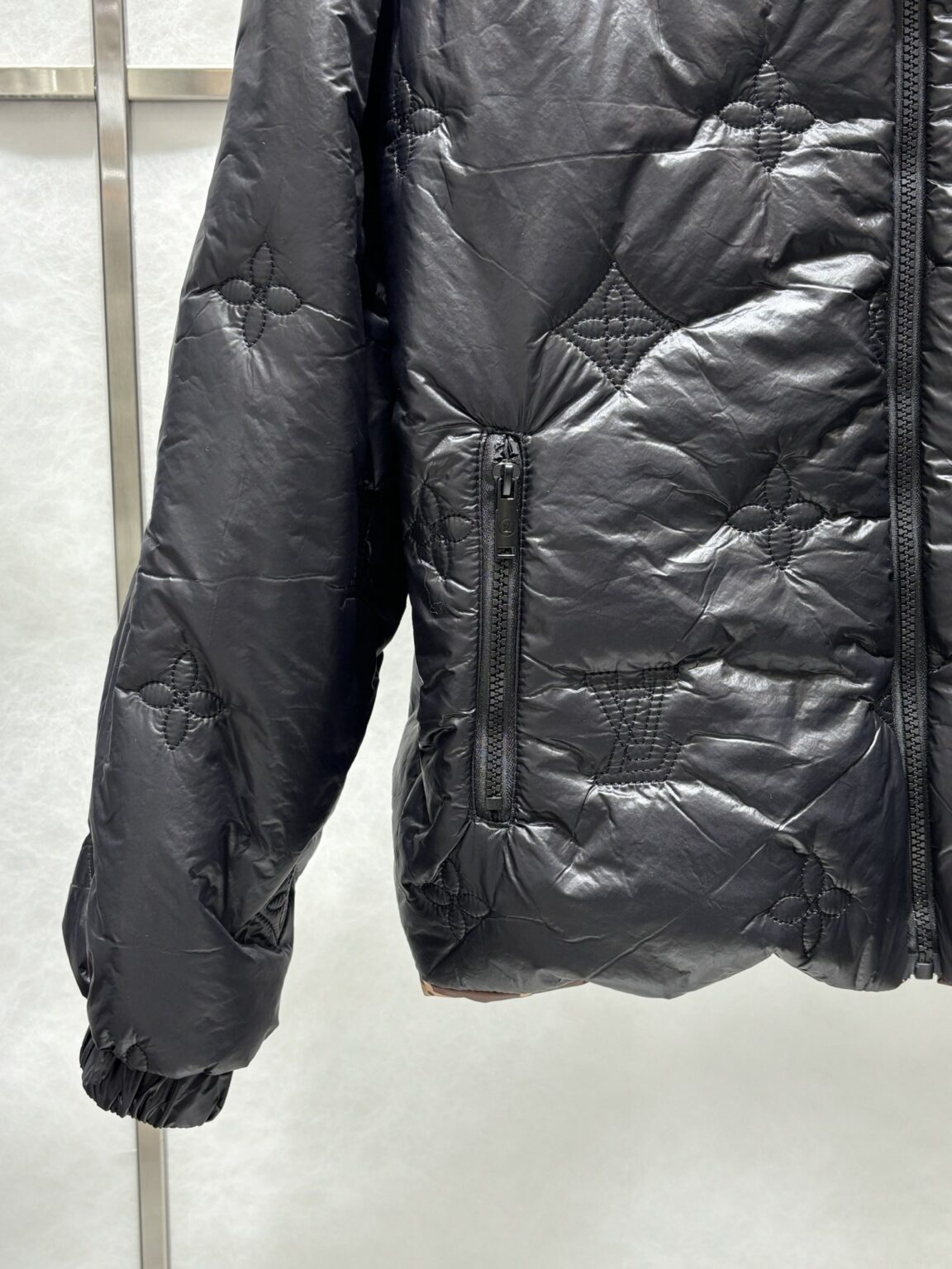 LV Louis Vuittonウンジャケット SS96435 - 画像 (2)