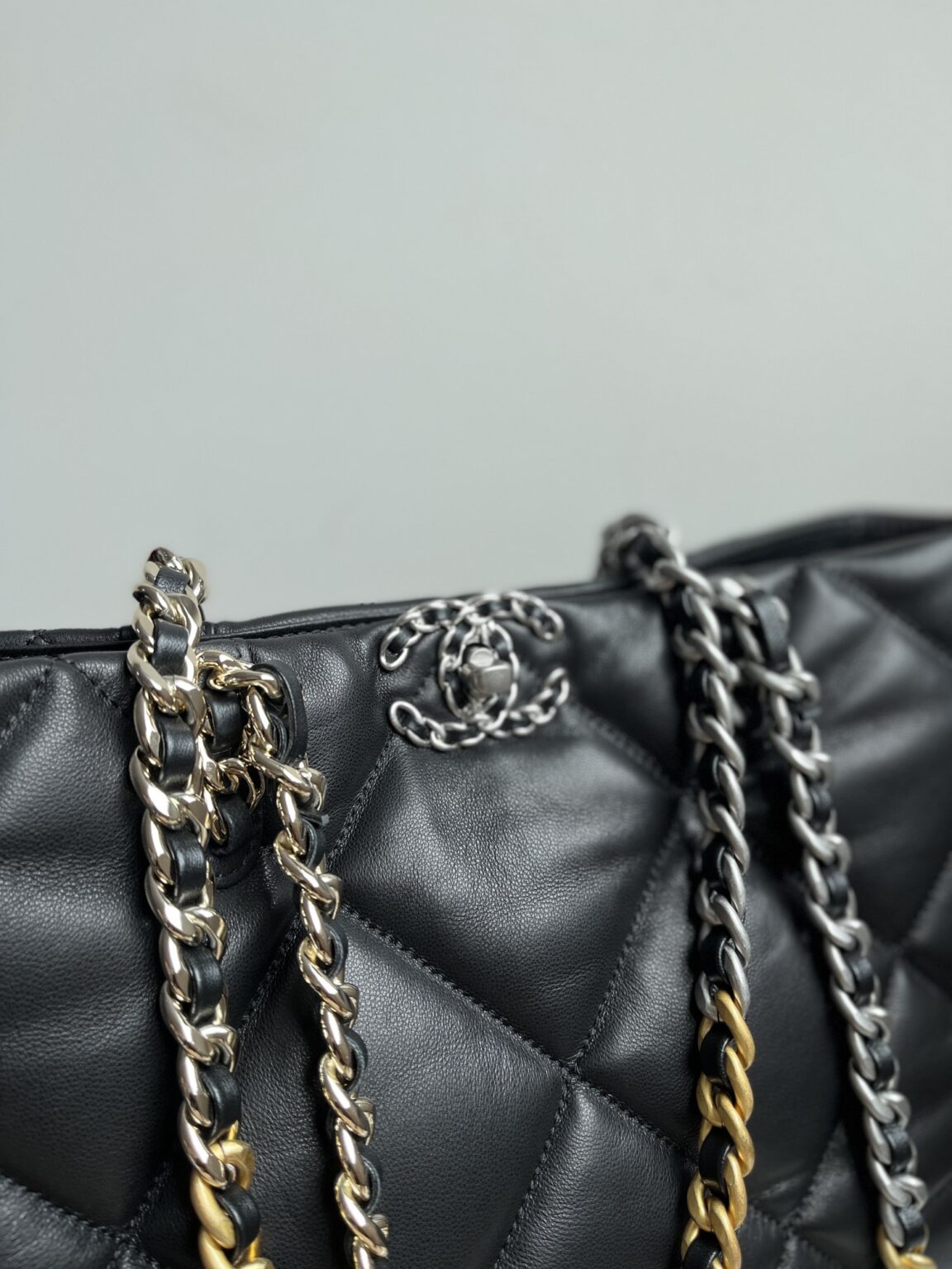 CHANEL 19 SHOPPING BAG 3360 - 画像 (8)
