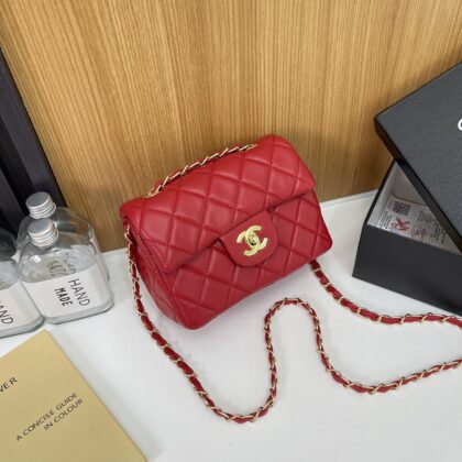 CHANEL スタイリッシュなバッグ 06 zm