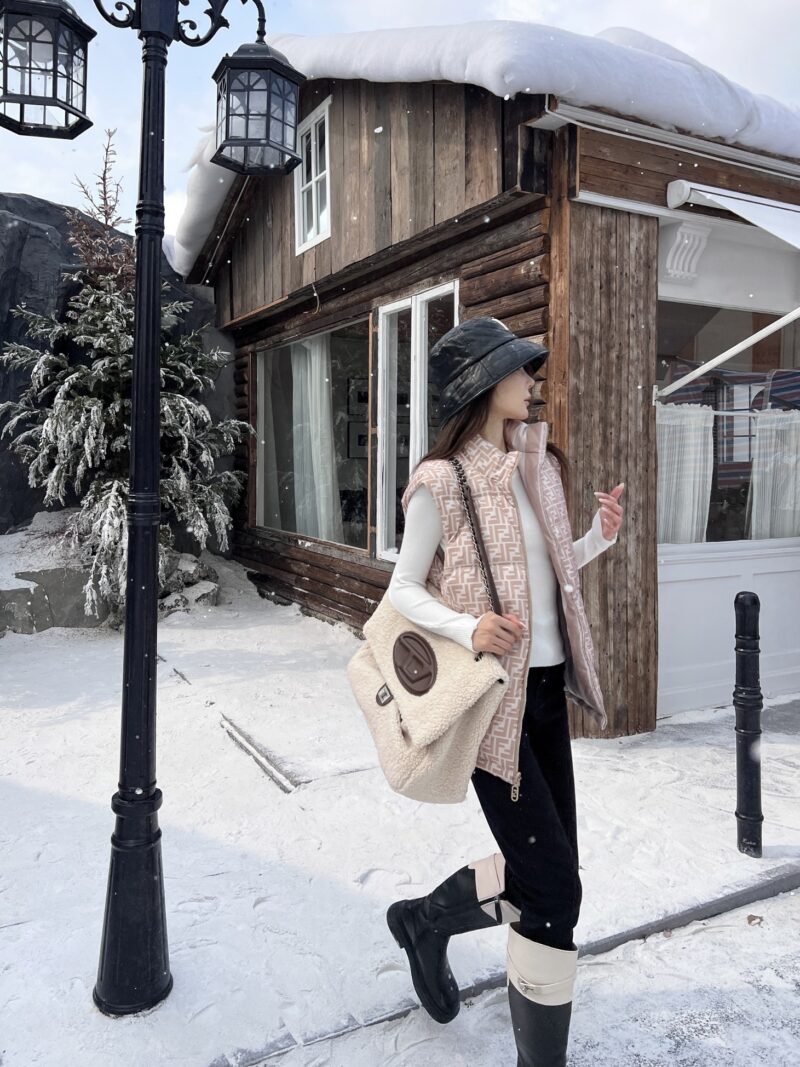 FENDI ダウンベスト SS96781 - 画像 (7)